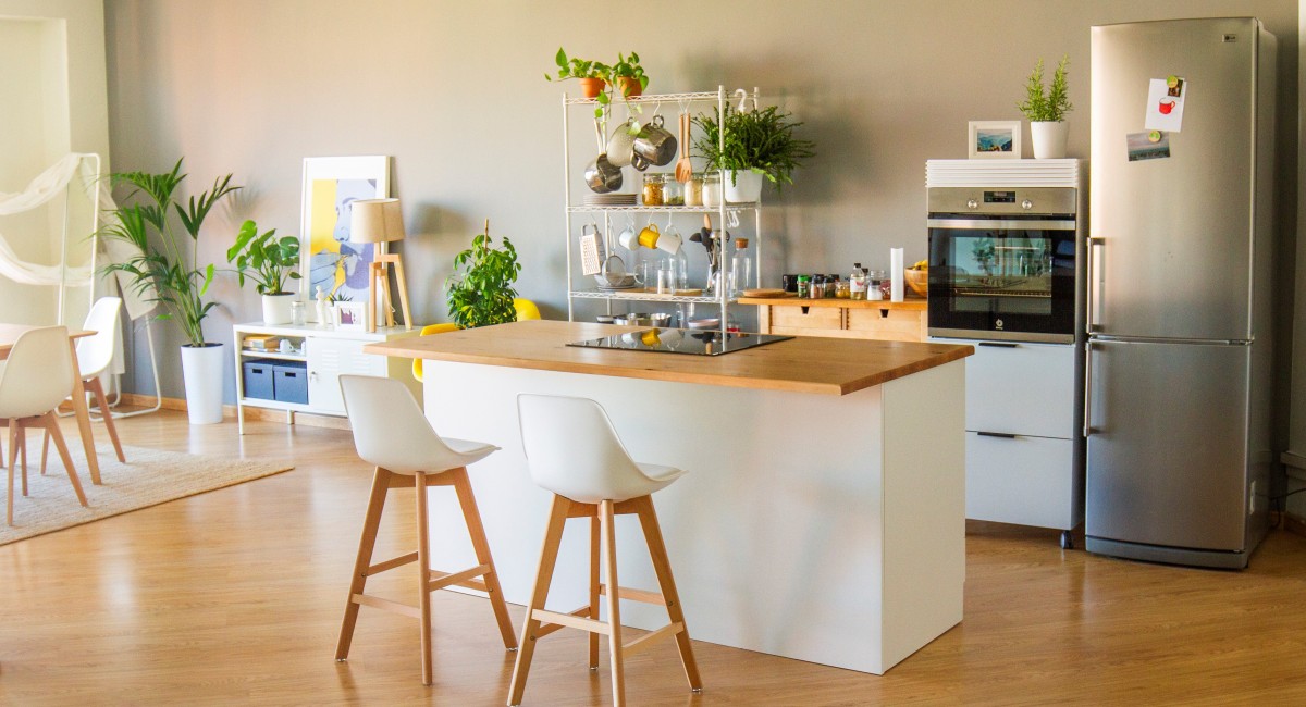 Basic Madera | Blog | ISLA DE COCINA DE PINO RADIATA CON NUDOS